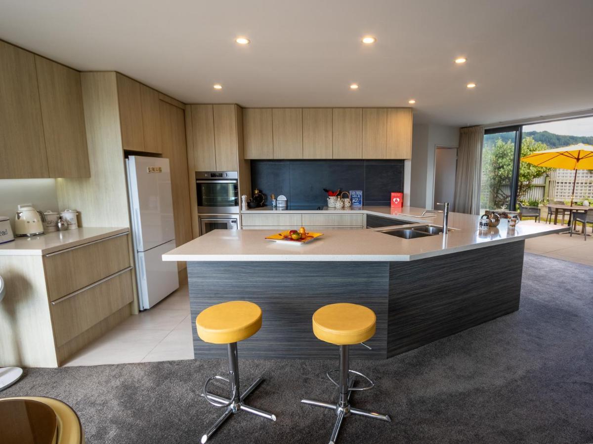 Number One Bach - Kaiteriteri Holiday Home Экстерьер фото